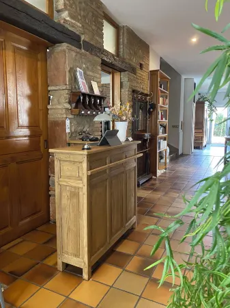 La Maison du Poëlon Отели в г. Лонгаж