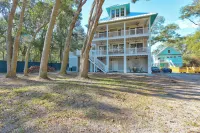 Beachside Boardwalk & Views Pool + Hot Tub 202 on the Sound