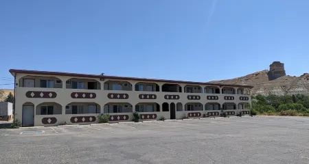 Western Inn - Green River Отели рядом с достопримечательностью «Парк Эверс»
