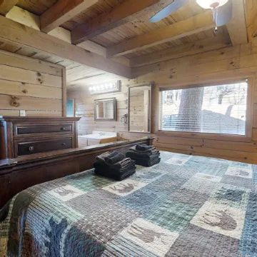 Adelaide's Den 2 Bedroom Cabin by RedAwning