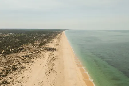 CL M Villa Retreat by Cadenzalux