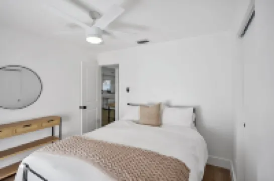 2 Bedroom Home in Fort Myers by Sanibel & Beaches, Private, WiFi, AC, Sleeps 6