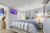 Stylish Beachside Condo on Commercial - Dog-Friendly, Parking, Prime Location
