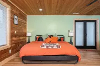 Private Spacious Cabin Retreat • Sleeps 17 • 3 Full Baths • Perfect for Groups