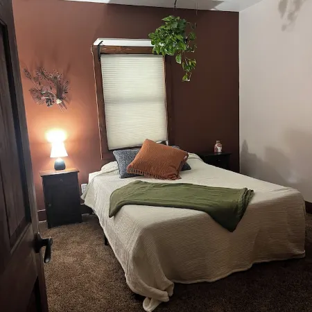 Charming 2-Bedroom House in Perfect Nashville! Close to the Heart of Nashville