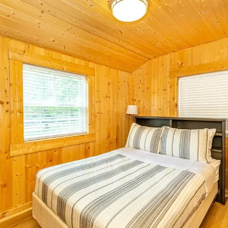 Beautiful Lake Sallie Views, Newly Updated Barbara Beach Lake Home