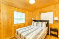 Beautiful Lake Sallie Views, Newly Updated Barbara Beach Lake Home