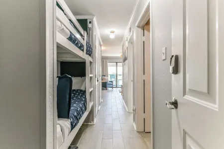 La CaSEAta - Beachfront Condo Отели рядом с достопримечательностью «Муди Гарденс»