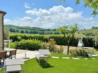 Spacious Stay in Montelupone Hotel a Montelupone