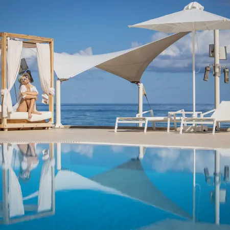 Akrogiali Beach Hotel Apartments
