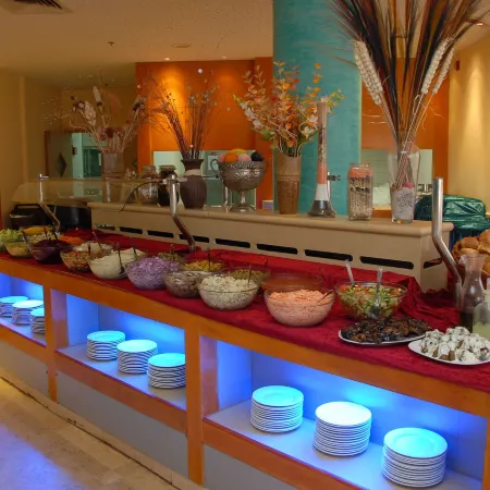 Adi Hotel