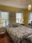 Glamour meets Country Guest Suite with Hot Tub!
