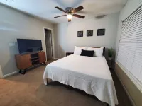 Stylish 2-bedroom townhome near Duke & Local Hospitals