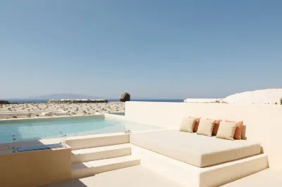 Elysian Retreat Hotels in Oia
