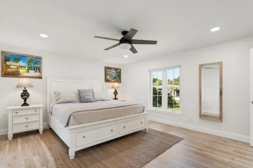 Charming, Fully Renovated  3bd/2bth house in awesome Vero Beach. Dogs welcome!