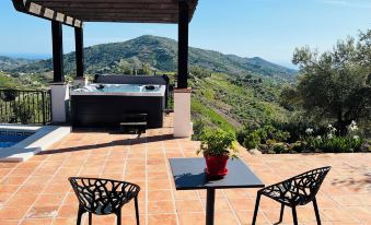 Villa El Dorado B&B and Wellness