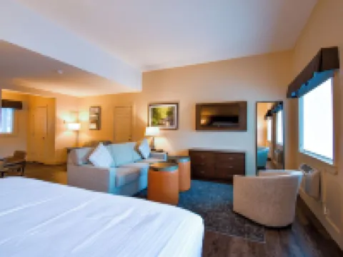 Alpenglow Lodge Hotels in Bartlett
