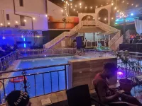 Mountaintop Suite and Apartment - Pools