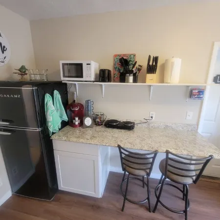 Sweet Retreat 1-Bedroom Apartment