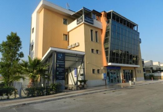 Erasmus Hotel - Housity