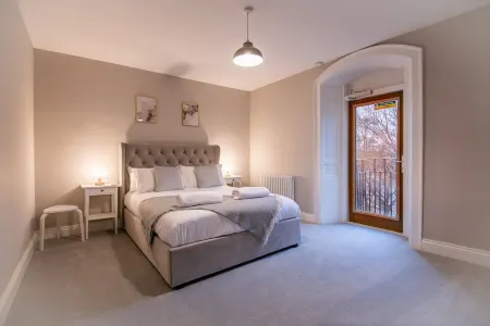 Venlaw Castle, 2 bed apartment, pet friendly Отели в г. Пиблс