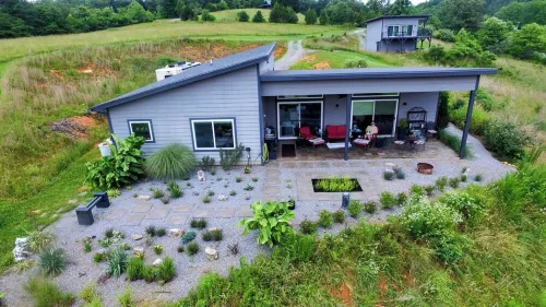 Contemporary 2-bedroom Bungalow with Sunsets, Wildlife, Southwestern Gardens