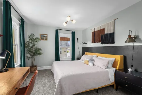 Westport Central: 7 Beds! Fifa Ready! Mins to Plaza, Museum, PL, Stadium!
