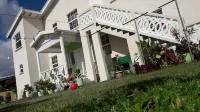 A relaxing and breezy patio and private apartment. It has the amenities needed. Hotels in 