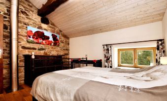 Forest-Edge Stay, Burtonville