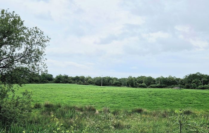 2 Bed cottage-Sleeps 4-Private Garden-Parking
