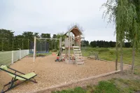 Charming cottage in the countryside between St Rémy de Provence and Avignon Hotels in Eyragues