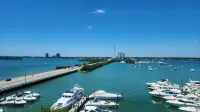 Bayfront  apartment with Breathtaking views.   1 bdr w/ balcony . Free Parking