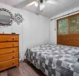 Charming Cottage 2 min walk from a private beach on Georgian Bay