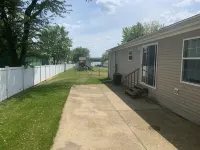 Marblehead Family Lake Cottage - 3 bedroom Hotels in Lakeside Marblehead