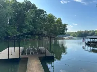 Lake Hartwell Cabin w/ covered dock, sunroom, firepit, deck, sleep 12
