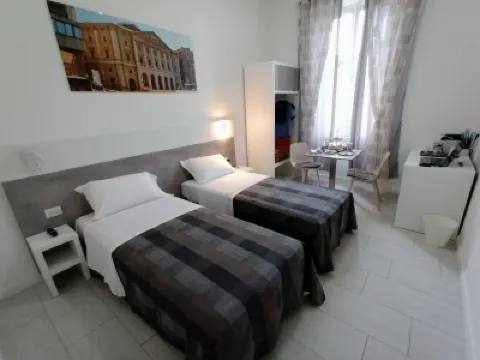 La Piazza Hotels near Ancona Harbour