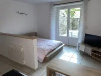 Ideally located apartment with terrace 10 minutes from the beach