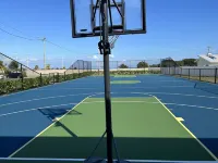 Seamist Holiday home with Spectacular Mountain View,  walk to beach pool gym