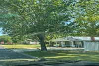 Cozy modern style home, sleep 8, all the amenities of home. Hoteles en Sylvania