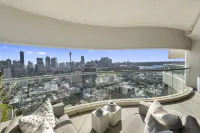 The ultimate luxury apt w panoramic harbour bridge views Hotels in Darlinghurst