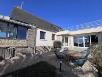 Villa Perle Breathtaking sea view and beach 50 m'away! فنادق في Moelan-sur-Mer