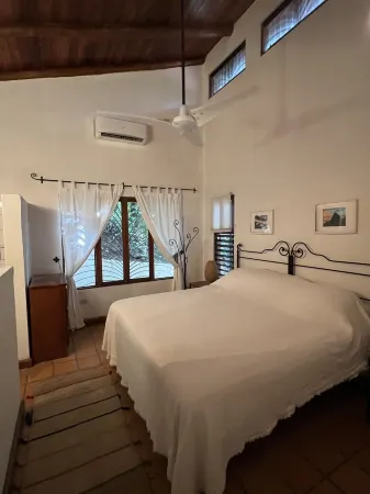 Perfect cozy family home. Location, pool, patio.