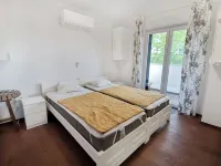 Modern Villa Oliva with Private Pool, Umag