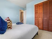 Casa Luz / New Hot Tub / BBQ Hotels in Drumheller