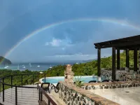 Walk to world famous Maho Bay! Privacy, views, pool, 4 equal king size bedrooms. Hotels in Central