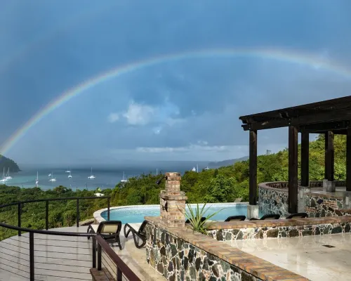 Walk to world famous Maho Bay! Privacy, views, pool, 4 equal king size bedrooms. Hotels in Central