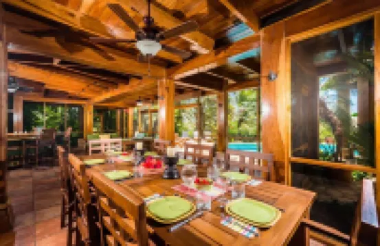 Casa Juliana: Beautifully renovated Villa in Jan '25 with pool steps from beach