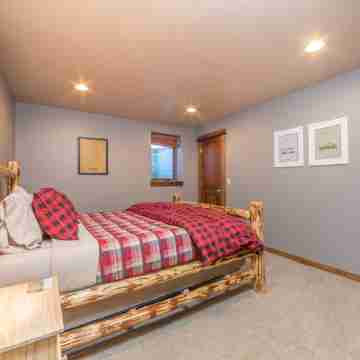 August Specials Available! Plan Your Big Sky and Yellowstone Adventure! Rooms