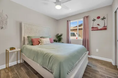 20%off first night!Designer House w/Pool Waterfall Hotels in North Mountain