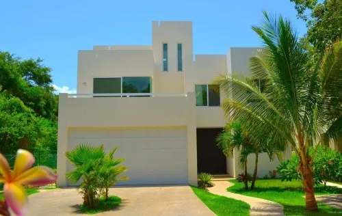 Villa Mariposa, private pool, Jacuzzi & hot tub